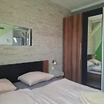 7 Apartmanhaz
