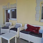 7 Apartmanhaz