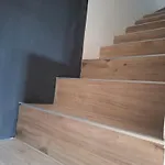 7 Apartmanhaz *