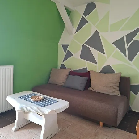 7 Apartmanhaz