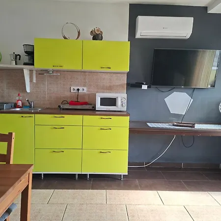 7 Apartmanhaz Apartment