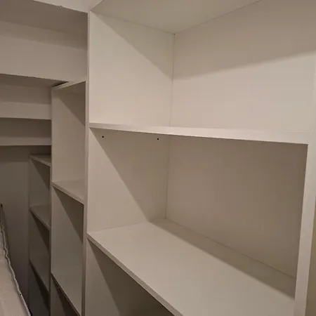 7 Apartmanhaz *