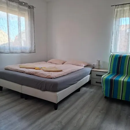 7 Apartmanhaz Apartment