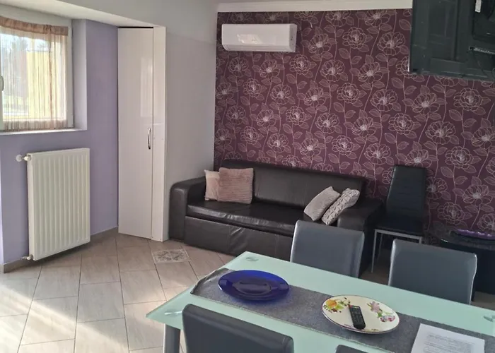 7 Apartmanhaz Шиофок